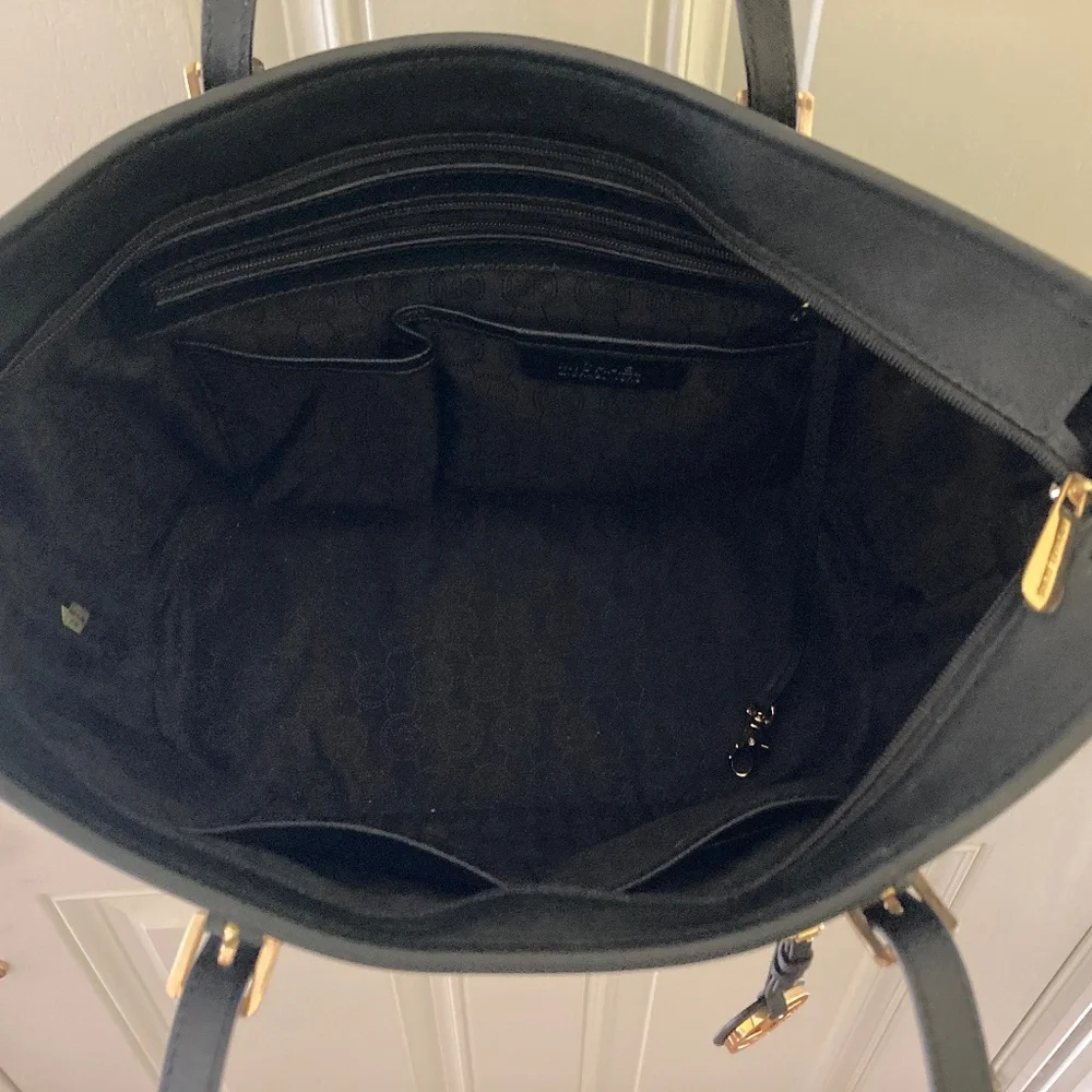 Michael Kors Black Saffiano Leather Large Jet Set Travel TZ Tote/$278 RETAIL/NEW